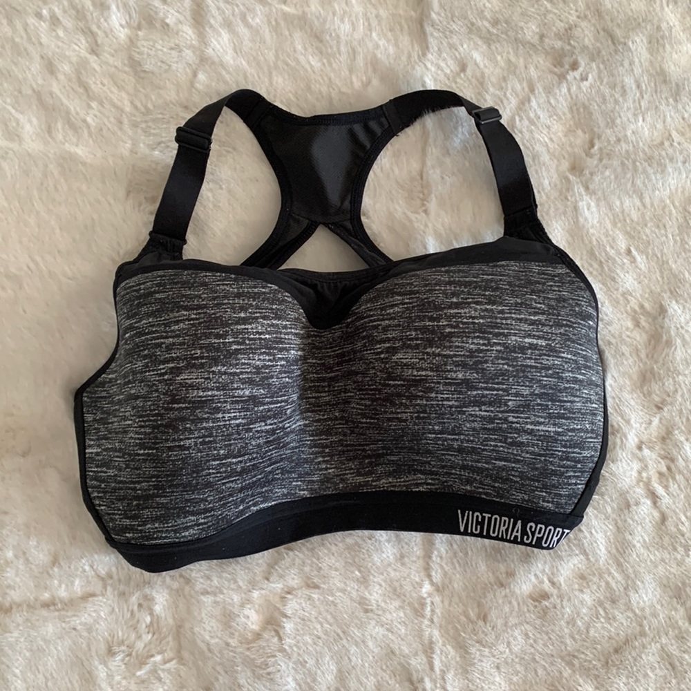 Victoria Sport black and white sport bra size 34DD